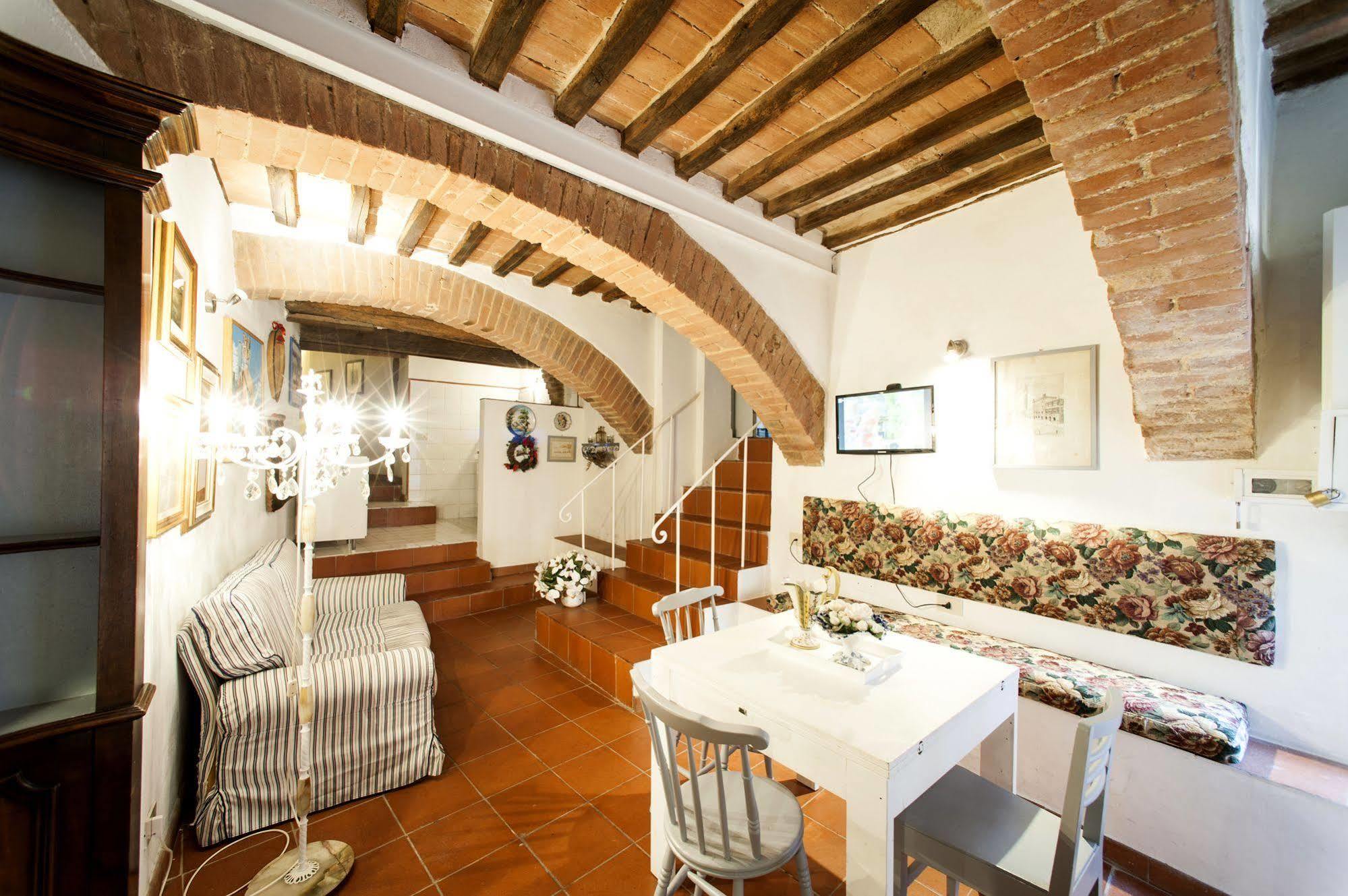 B&B Le Aquile Сиена Экстерьер фото